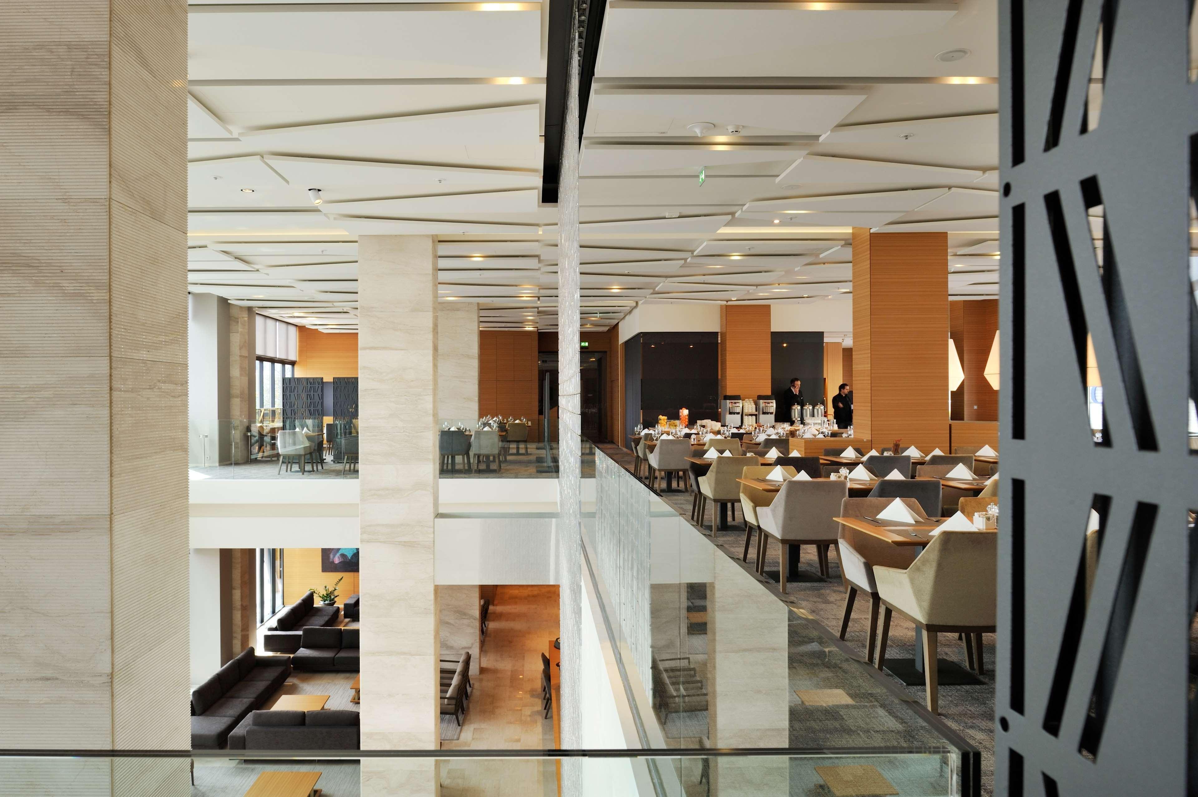 Radisson Blu Plaza Hotel Lubiana Esterno foto