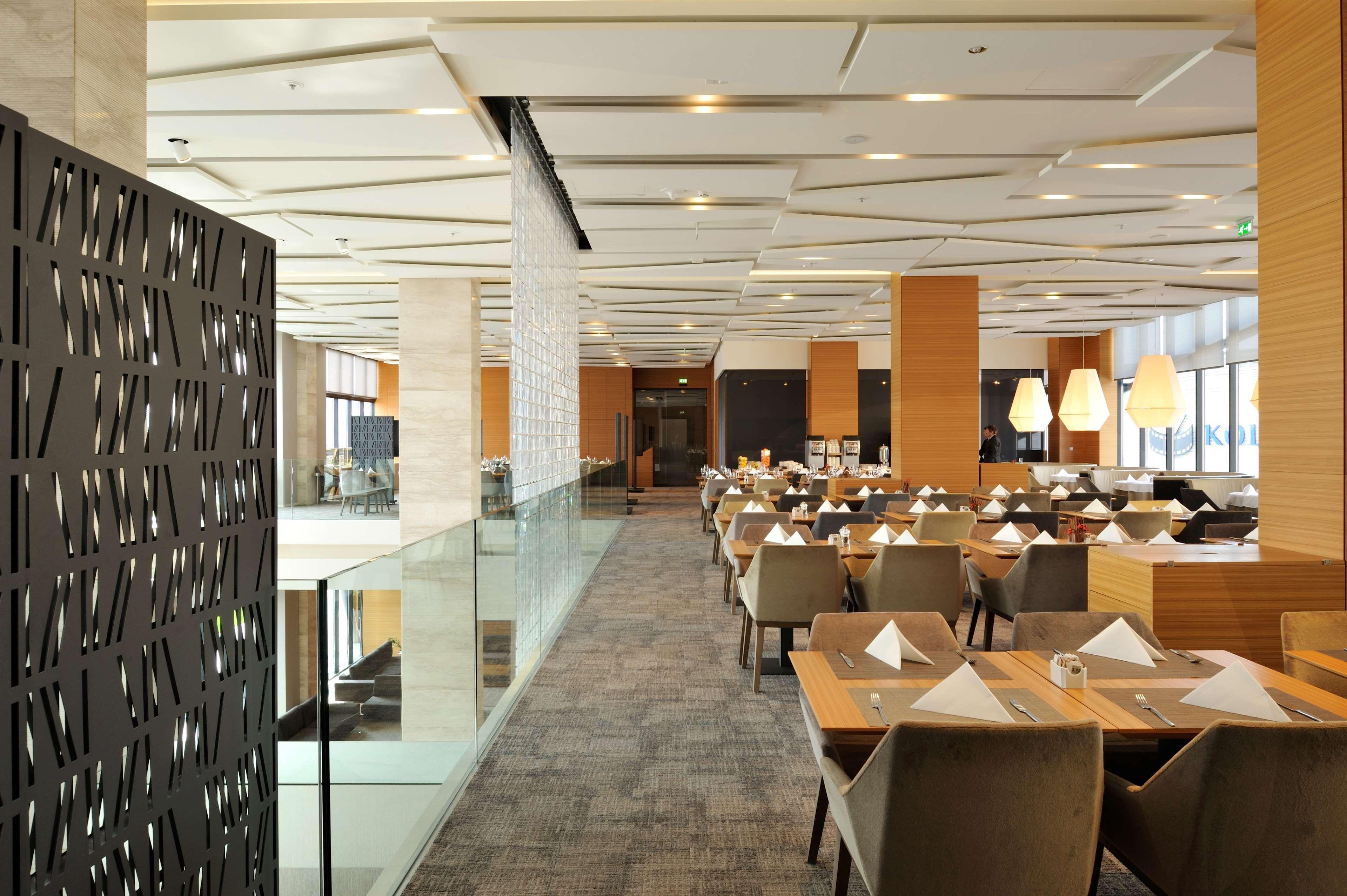 Radisson Blu Plaza Hotel Lubiana Esterno foto
