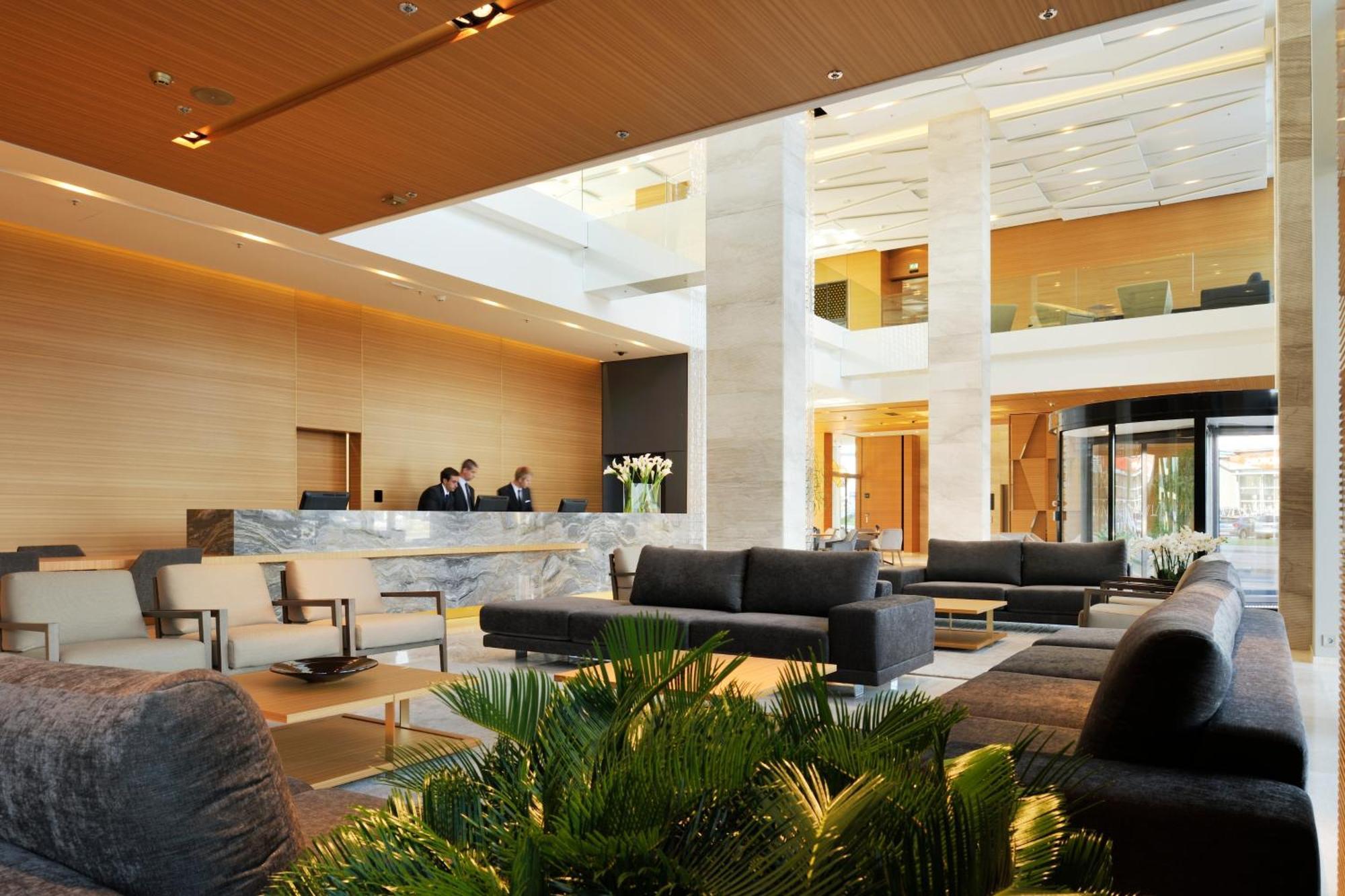 Radisson Blu Plaza Hotel Lubiana Esterno foto