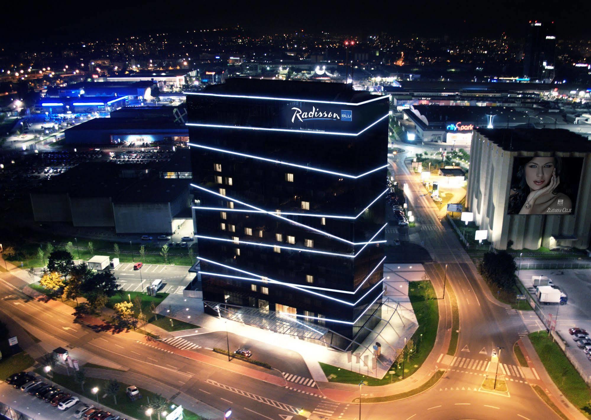 Radisson Blu Plaza Hotel Lubiana Esterno foto